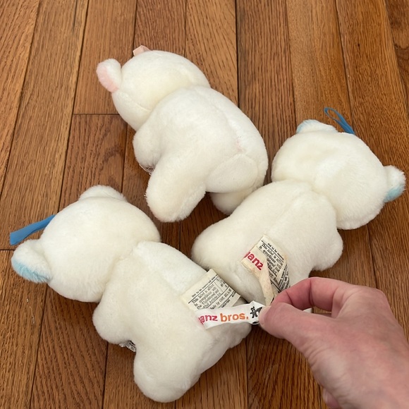 Set of Three (3) Vintage White Teddy Bears Holding Heart-Shaped Pillows - Picture 9 of 10